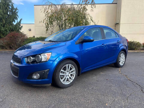 2016 Chevrolet Sonic LT FWD photo