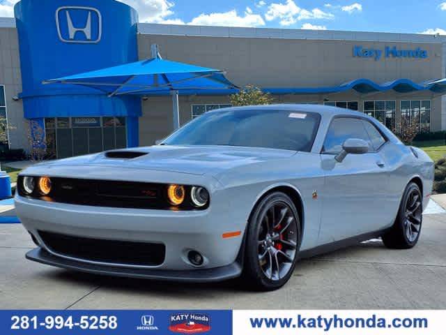 2022 Dodge Challenger R/T Scat Pack RWD photo