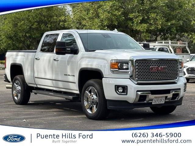 2015 GMC Sierra 2500HD Denali 4WD photo