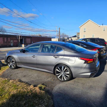 2022 Nissan Altima 2.5 SR FWD photo