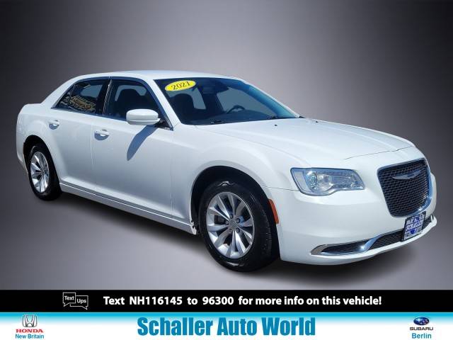 2022 Chrysler 300 Touring RWD photo