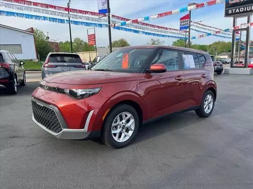 2023 Kia Soul LX FWD photo