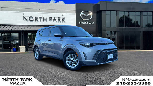 2023 Kia Soul LX FWD photo