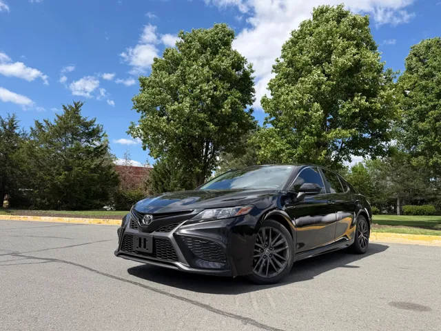 2021 Toyota Camry SE FWD photo