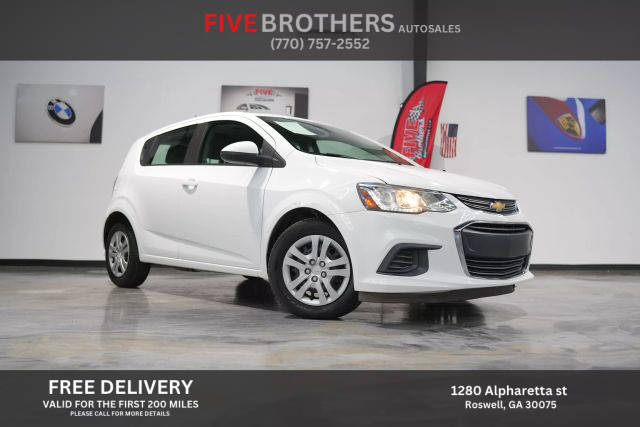 2017 Chevrolet Sonic LT FWD photo