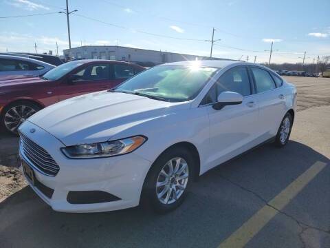 2016 Ford Fusion S FWD photo
