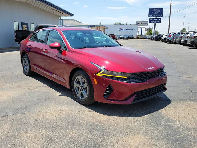 2022 Kia K5 LXS FWD photo