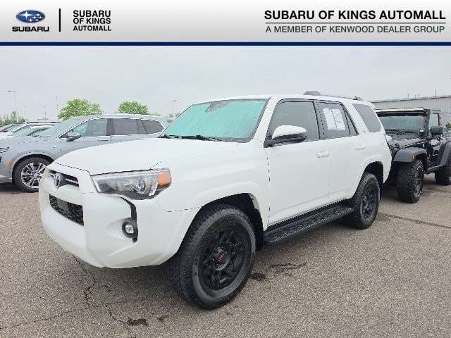 2023 Toyota 4Runner SR5 4WD photo