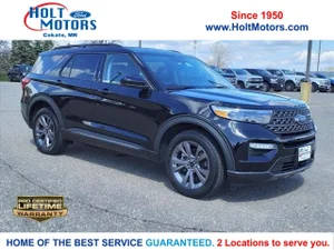 2022 Ford Explorer XLT 4WD photo