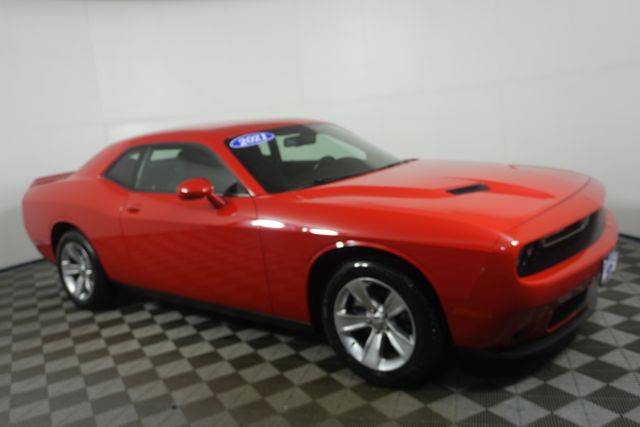 2021 Dodge Challenger SXT RWD photo