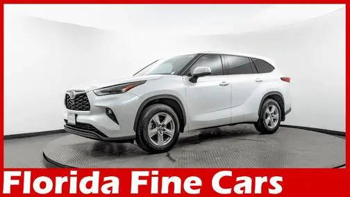 2022 Toyota Highlander LE AWD photo