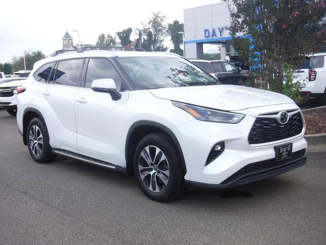 2022 Toyota Highlander XLE AWD photo