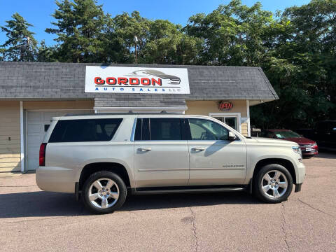 2016 Chevrolet Suburban LT 4WD photo