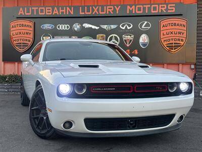 2015 Dodge Challenger R/T Plus RWD photo