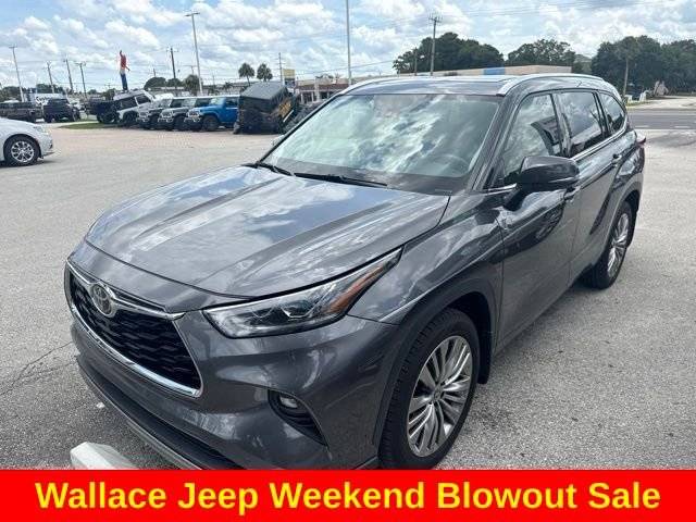 2022 Toyota Highlander Platinum FWD photo