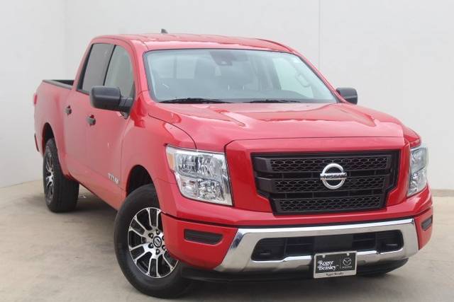 2022 Nissan Titan SV 4WD photo