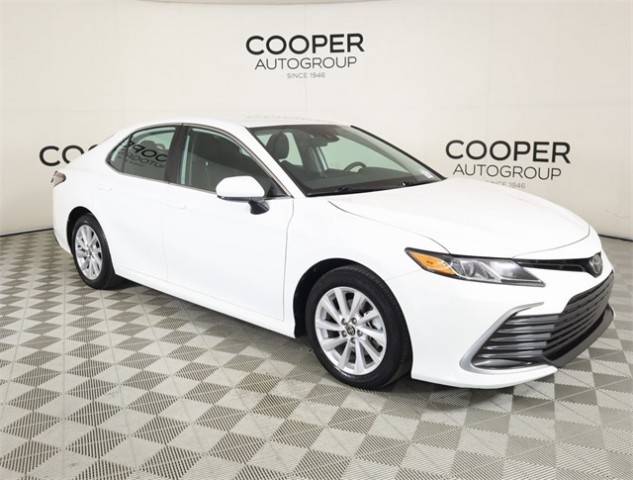 2022 Toyota Camry LE FWD photo