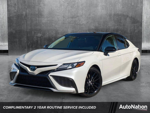 2022 Toyota Camry Hybrid XSE FWD photo