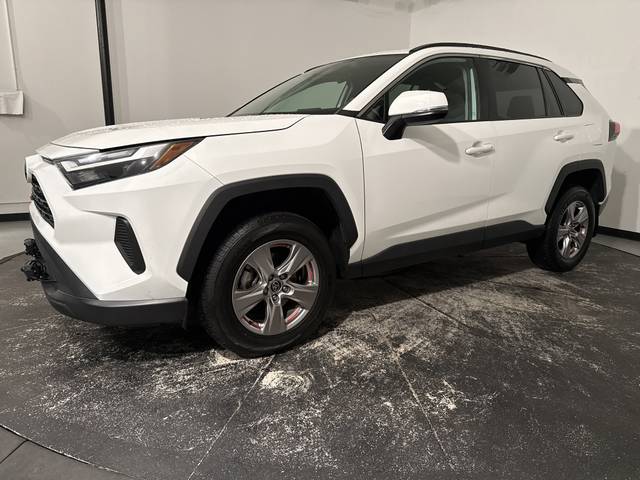 2022 Toyota RAV4 XLE FWD photo