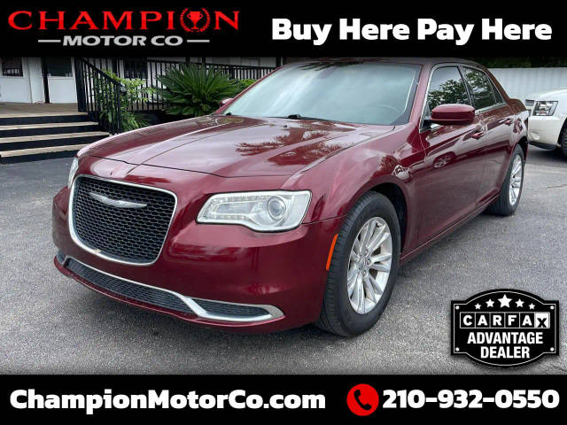 2017 Chrysler 300 Limited RWD photo