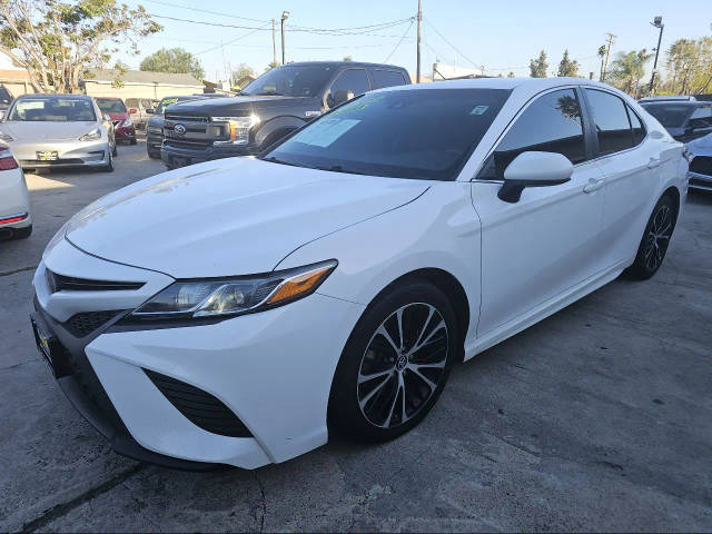 2018 Toyota Camry SE FWD photo