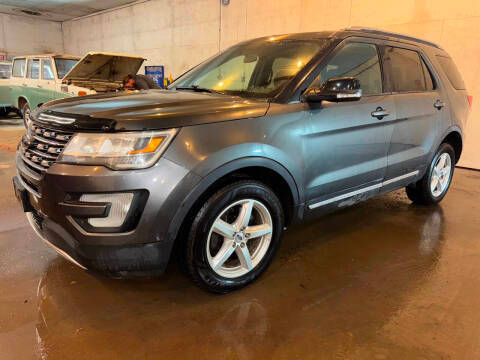 2016 Ford Explorer XLT 4WD photo