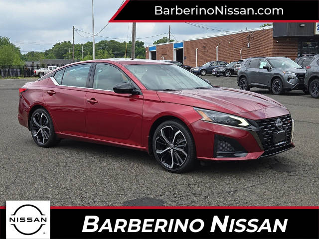 2023 Nissan Altima 2.5 SR FWD photo