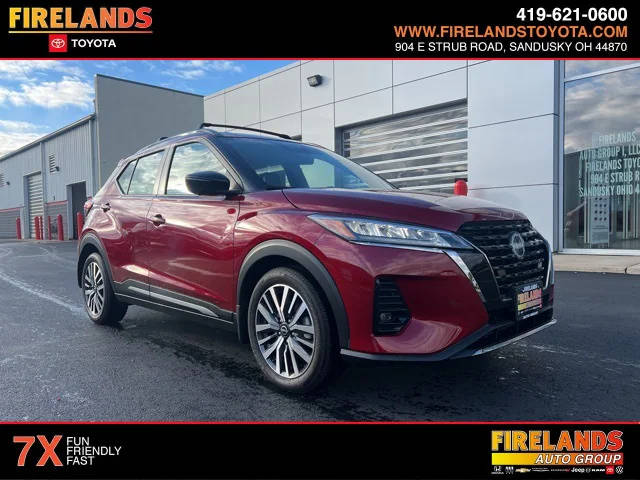 2023 Nissan Kicks SR FWD photo