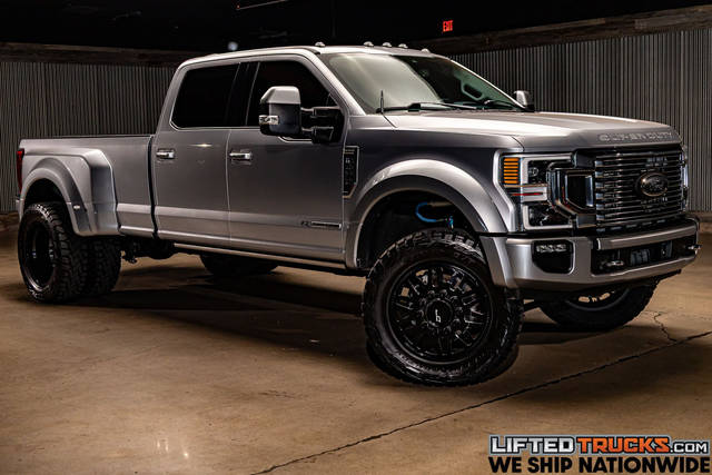 2022 Ford F-450 Super Duty  4WD photo