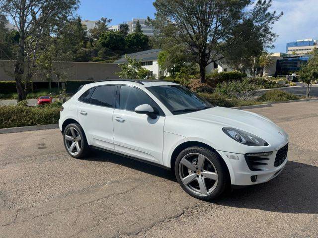 2017 Porsche Macan S AWD photo