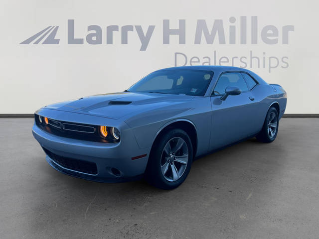 2022 Dodge Challenger SXT RWD photo