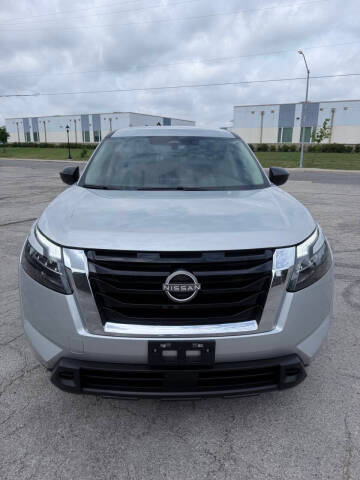 2023 Nissan Pathfinder S FWD photo