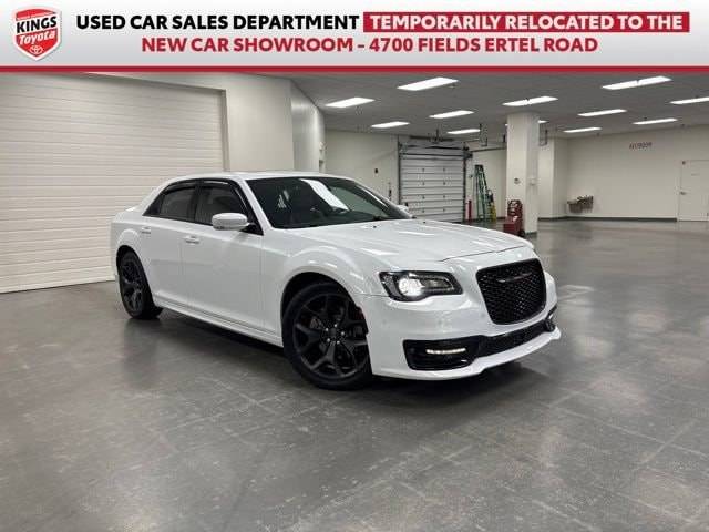 2023 Chrysler 300 300S RWD photo