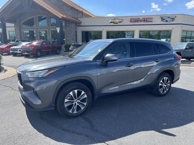 2020 Toyota Highlander XLE FWD photo