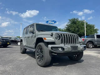 2022 Jeep Wrangler Unlimited Unlimited High Altitude 4WD photo