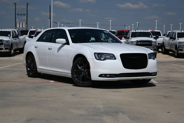 2023 Chrysler 300 300S RWD photo