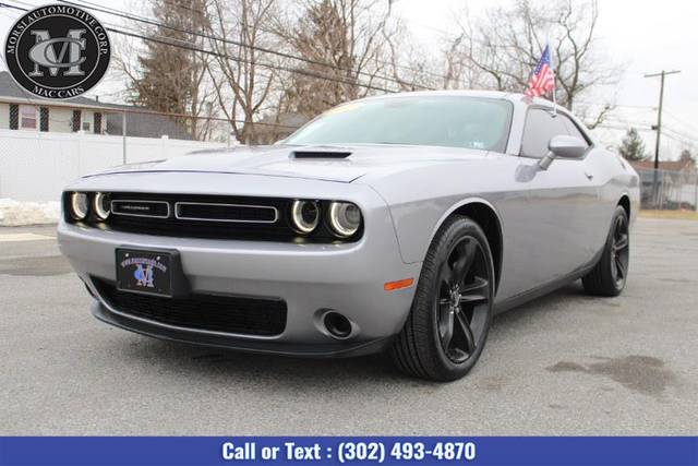 2015 Dodge Challenger SXT RWD photo