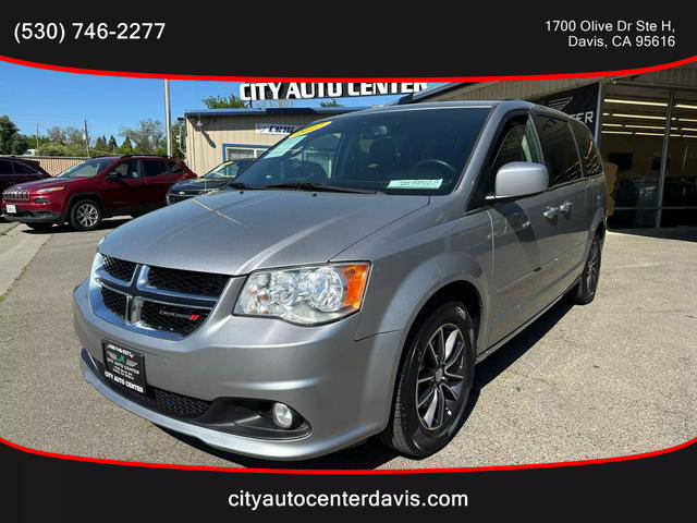 2017 Dodge Grand Caravan SXT FWD photo