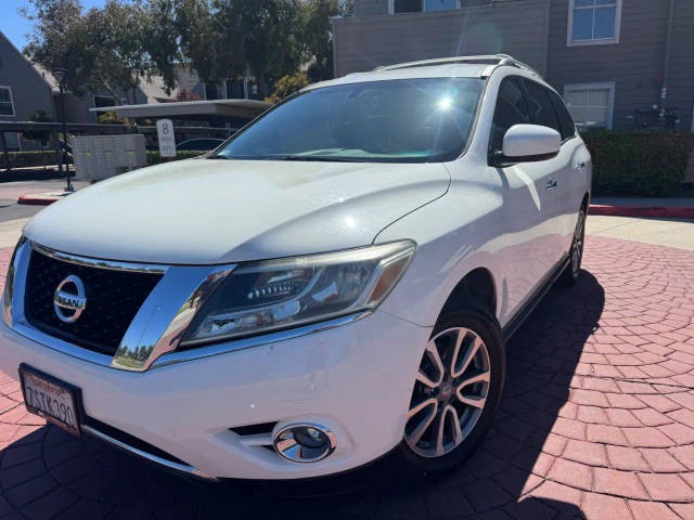 2016 Nissan Pathfinder SV 4WD photo