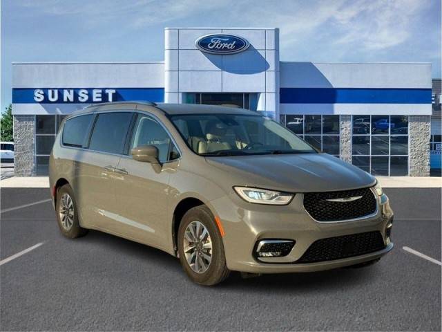 2021 Chrysler Pacifica Minivan Touring L FWD photo