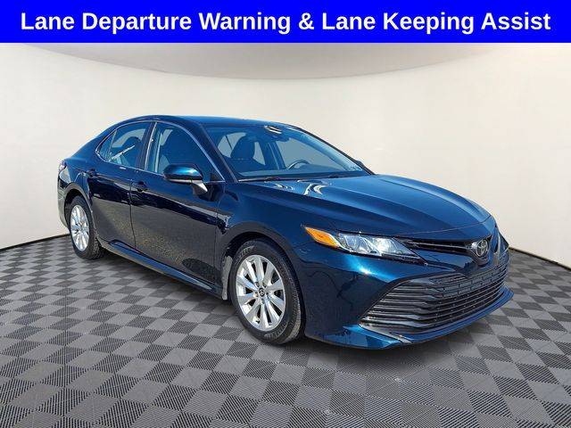 2020 Toyota Camry LE FWD photo