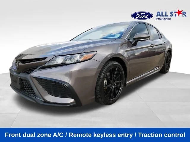 2022 Toyota Camry SE FWD photo