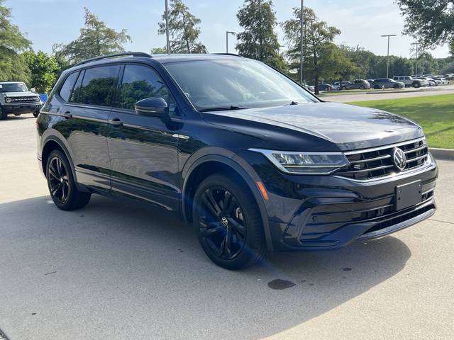 2023 Volkswagen Tiguan SE R-Line Black FWD photo