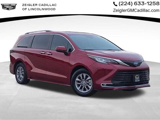 2023 Toyota Sienna XLE FWD photo