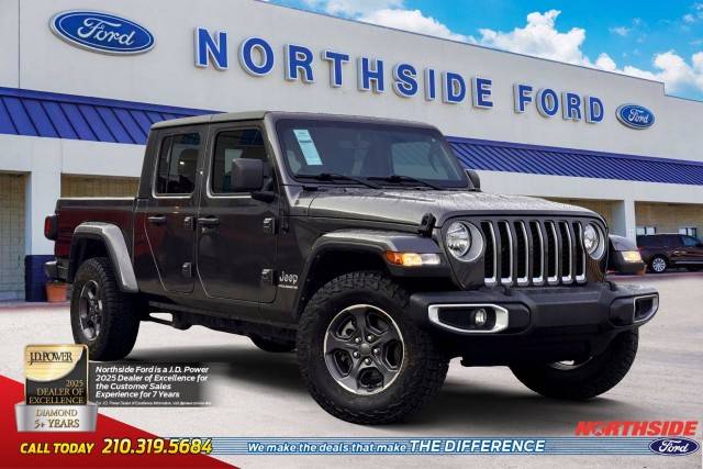 2023 Jeep Gladiator Overland 4WD photo