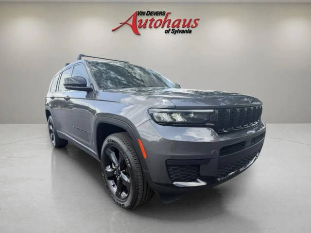 2022 Jeep Grand Cherokee L Altitude 4WD photo