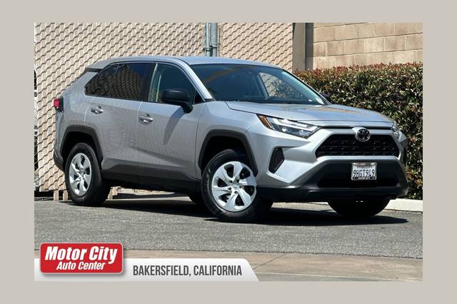 2023 Toyota RAV4 LE FWD photo