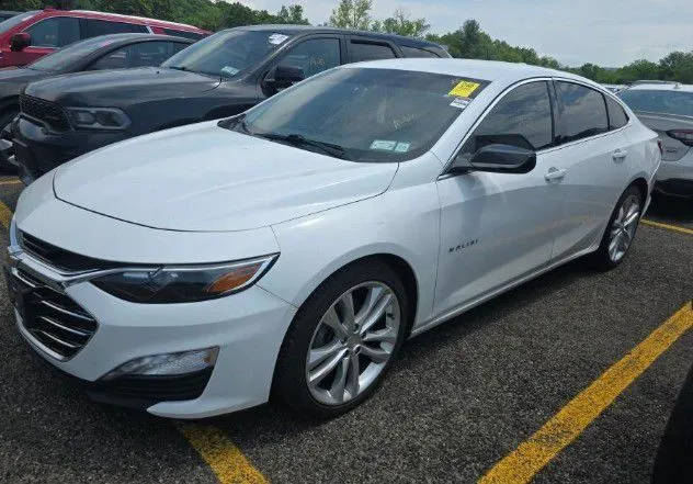 2022 Chevrolet Malibu LT FWD photo