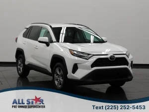 2022 Toyota RAV4 XLE FWD photo