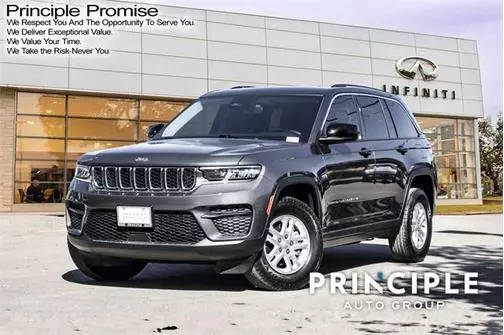 2022 Jeep Grand Cherokee Laredo RWD photo